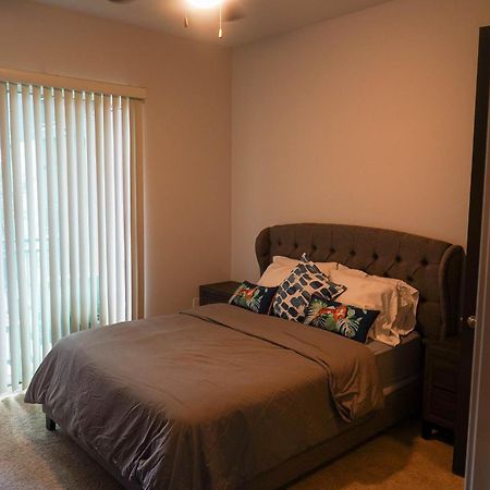 לוס אנג'לס Luxury Designed 2 Bedrooms Part Hotel In Woodland Hills Ca מראה חיצוני תמונה