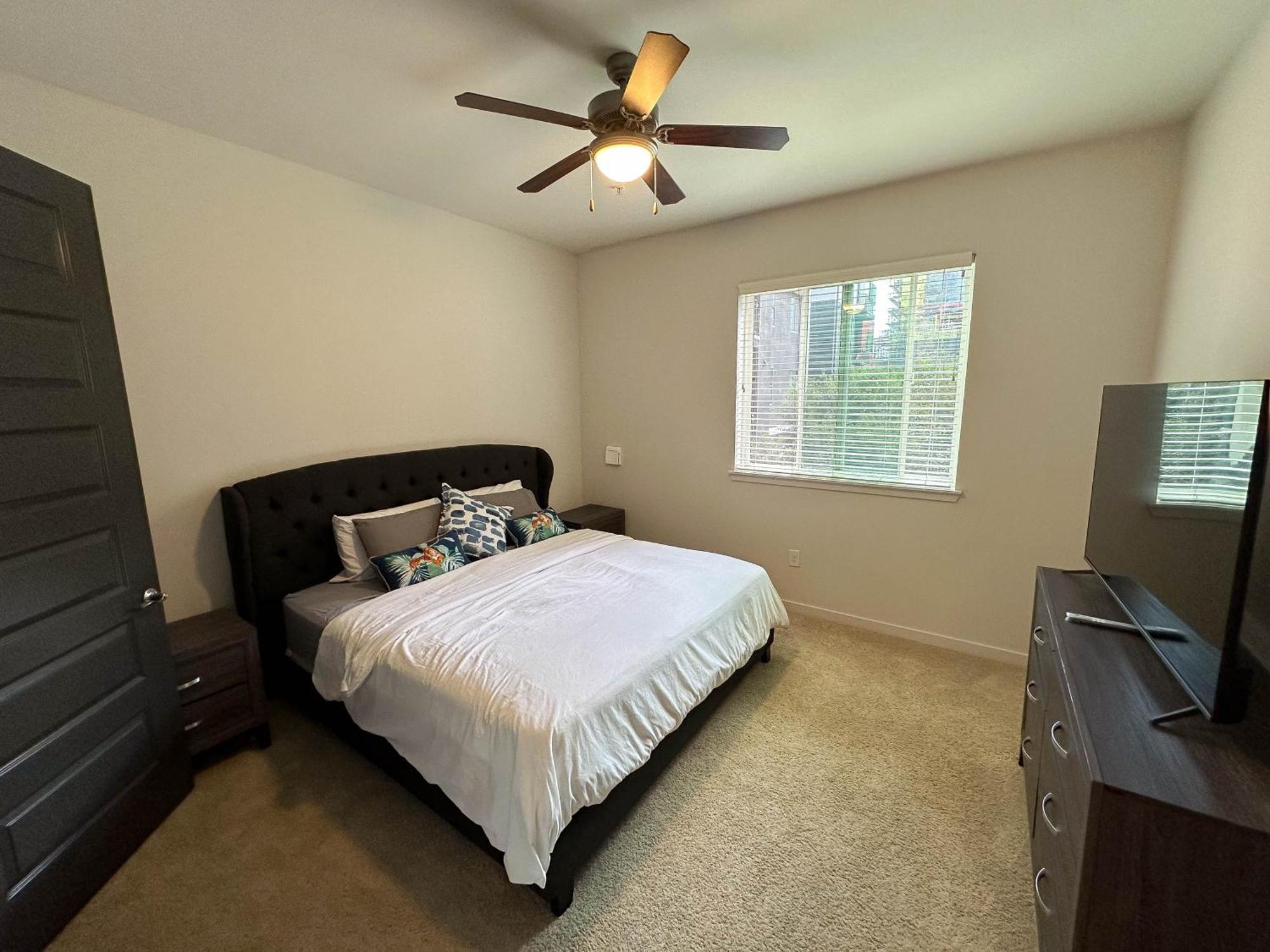 לוס אנג'לס Luxury Designed 2 Bedrooms Part Hotel In Woodland Hills Ca מראה חיצוני תמונה