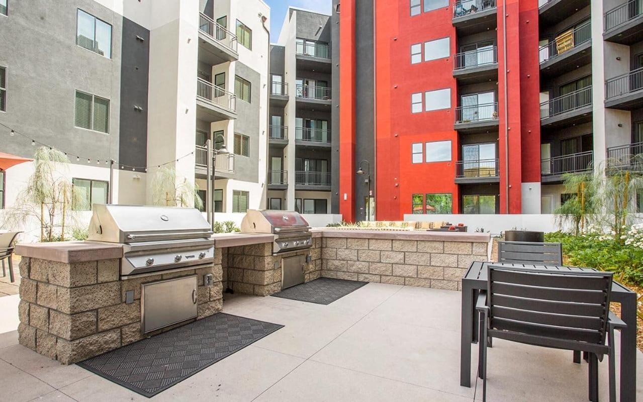 לוס אנג'לס Luxury Designed 2 Bedrooms Part Hotel In Woodland Hills Ca מראה חיצוני תמונה